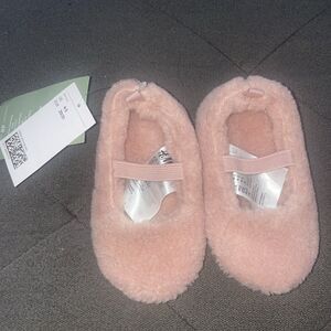 Toodler H&M Ballet Fuzzy Slippers 4-5